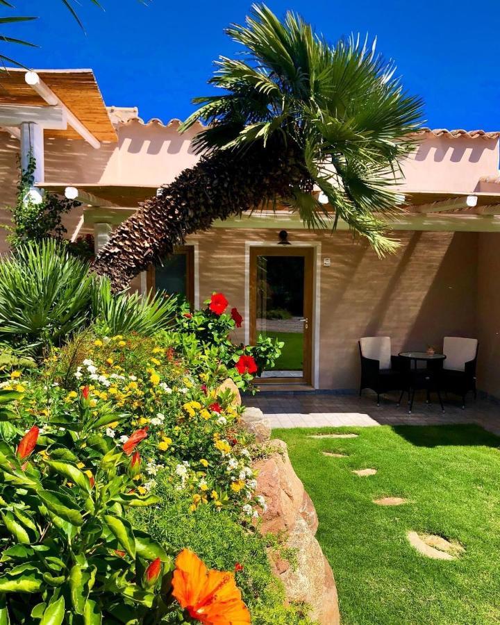 テウラーダ Acquamaris Tuerredda Bed & Breakfast エクステリア 写真